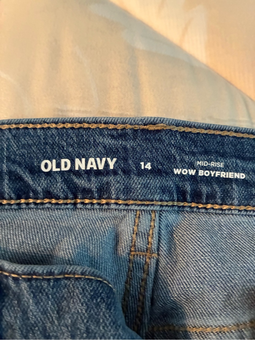 Old Navy Mid-Rise WOW Boyfriend Jeans - Denim Blue